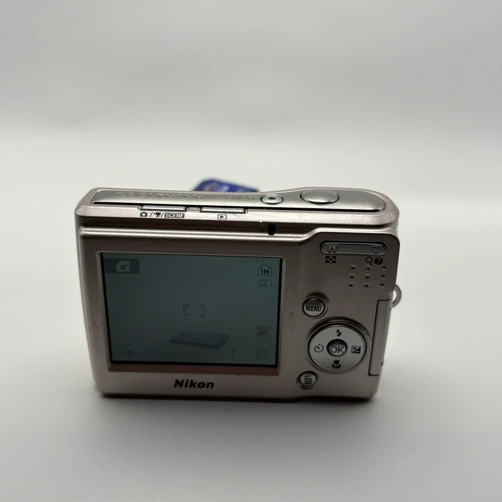 Nikon Coolpix L14 7.1 Megapixel Digital Camera Silver W/ 1gb Mem Card - Tested